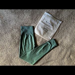 NVGTN Forest Green seamless leggings